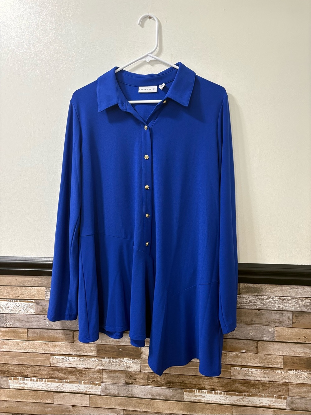 Susan Graver Blue Long Sleeve Button-Front Shirt with Gold Buttons Size Large
